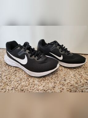 Nike Revolution 6 Running Shoes Womens 6